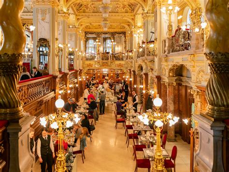 diskretion in cafés in budapest